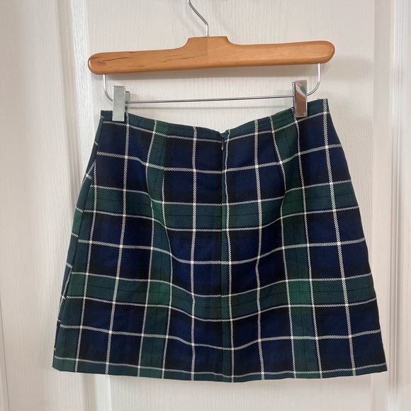 Plaid mini skirt size medium never worn - Picture 2 of 6
